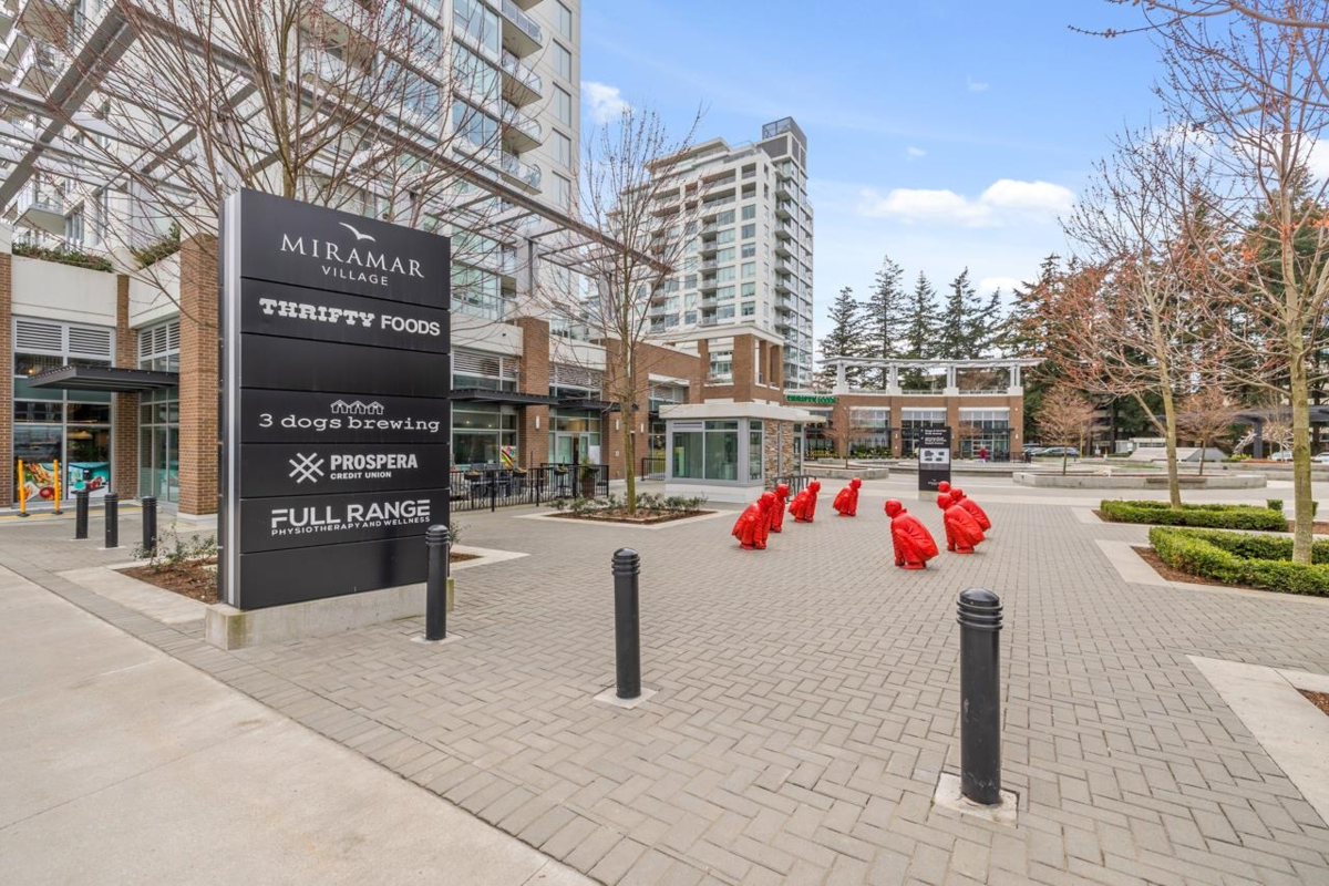 Staircase Photo of 905 1473 Johnston Road, White Rock, BC