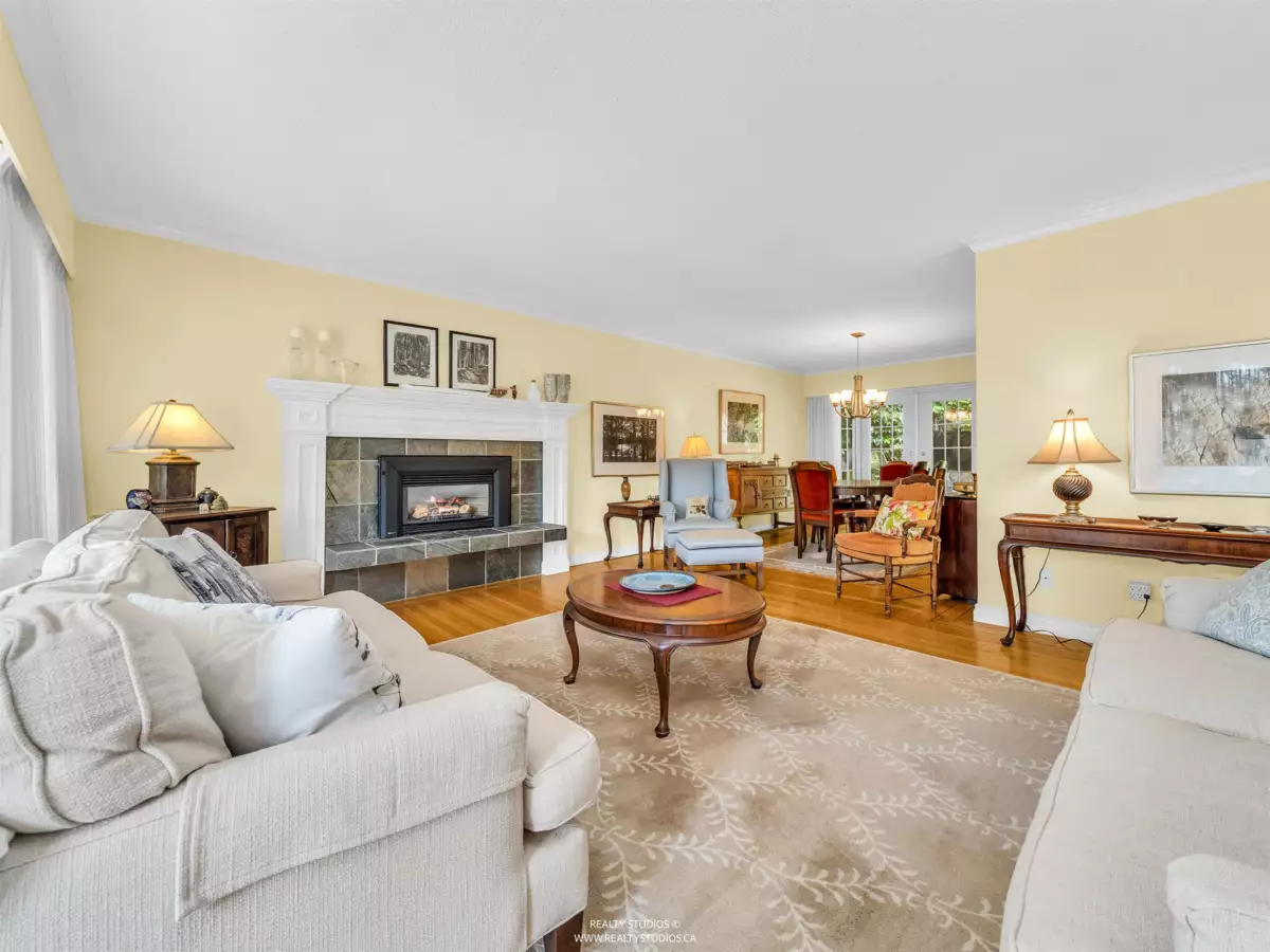 Living Room Photo of 1202 Bracknell Crescent, North Vancouver, BC