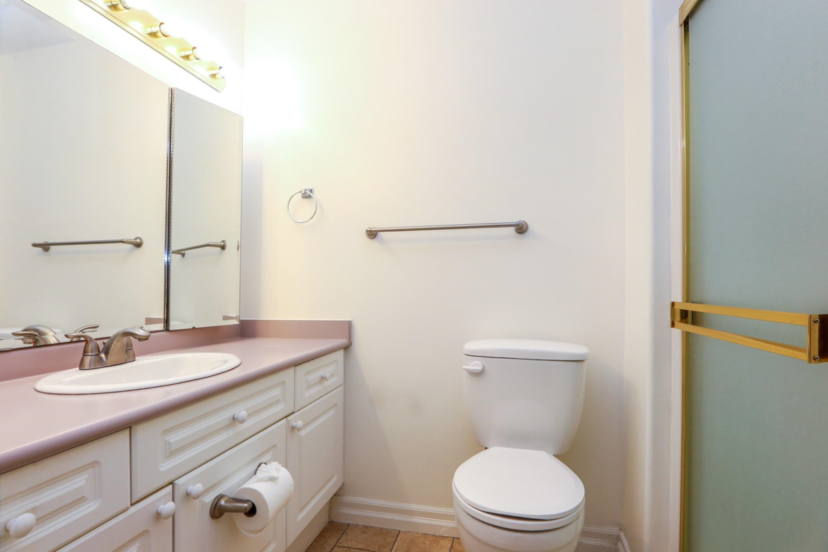 Walk-In Closet Photo of 2307 8485 Young Road, Chilliwack, BC