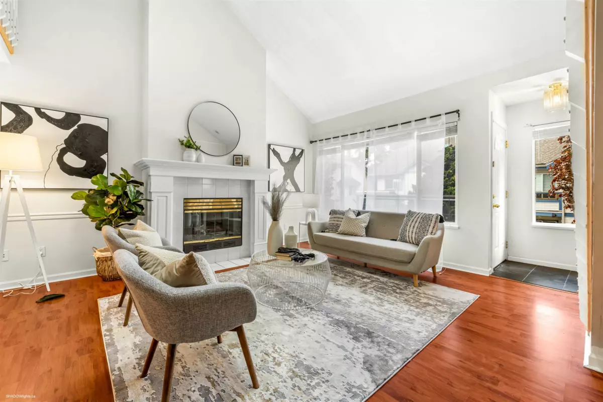 Family Room Photo of 222 7837 120a Street, Surrey, BC