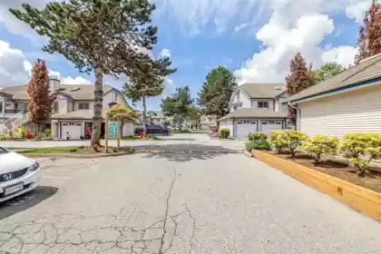 Hallway Photo of 222 7837 120a Street, Surrey, BC
