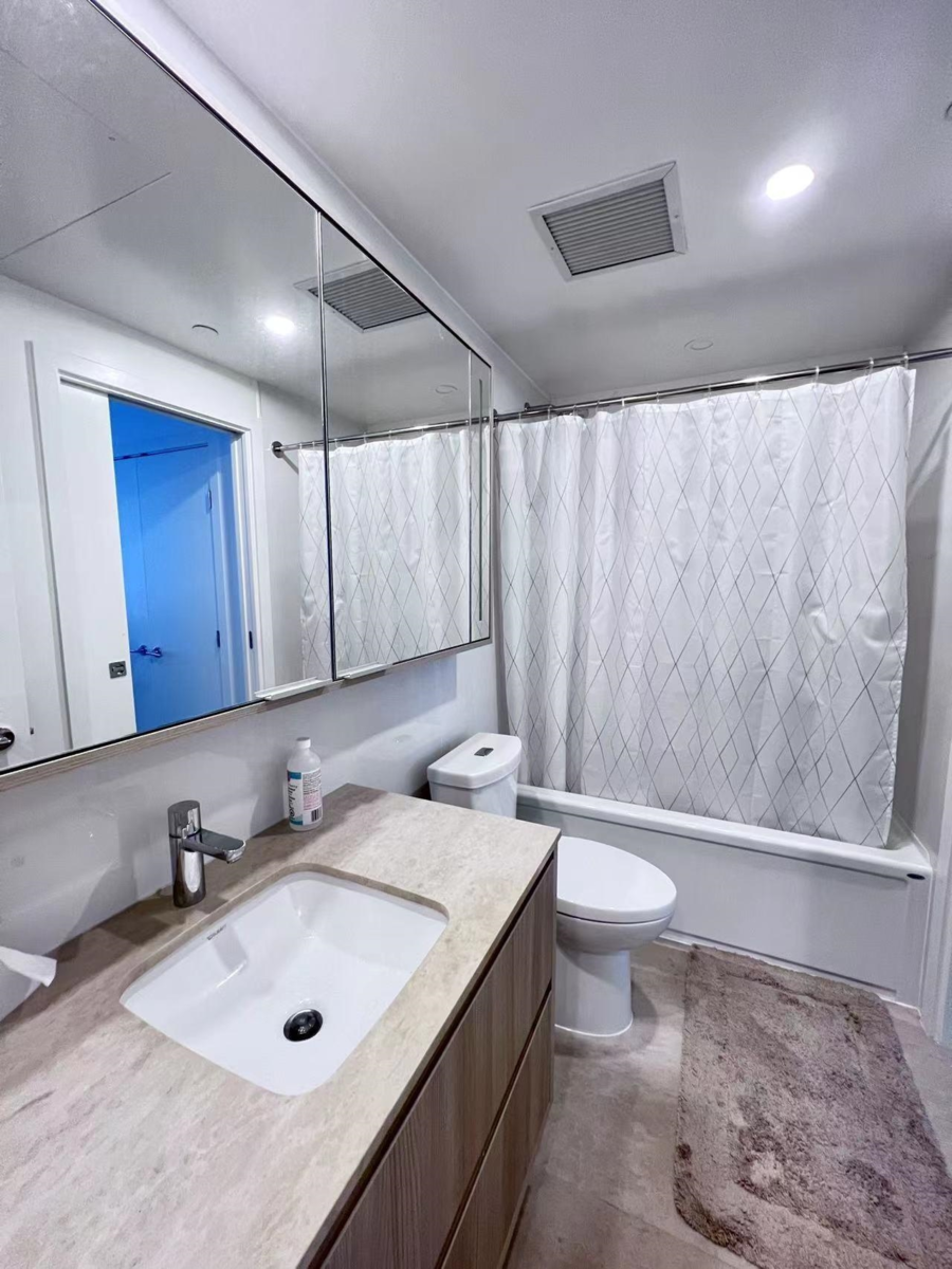 Basement Recreation Room Photo of 603 15165 Thrift Avenue, White Rock, BC