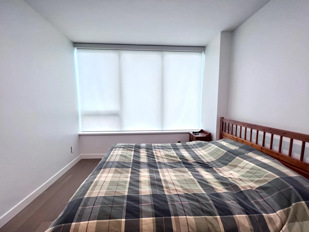 Powder Room Photo of 603 15165 Thrift Avenue, White Rock, BC