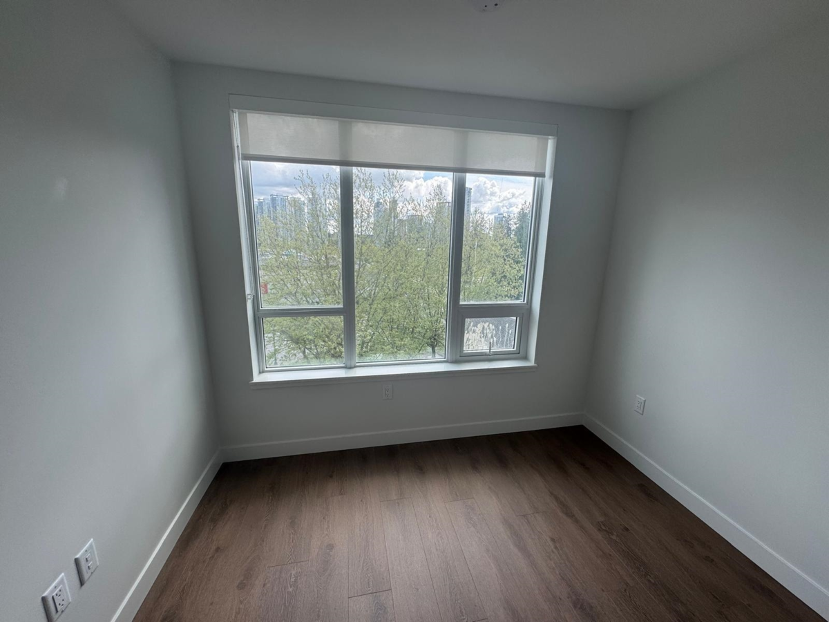 Primary Bathroom Photo of 502 13387 Old Yale Road, Surrey, BC