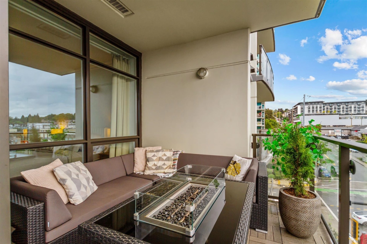 Breakfast Nook Photo of 603 172 Victory Ship Way, North Vancouver, BC