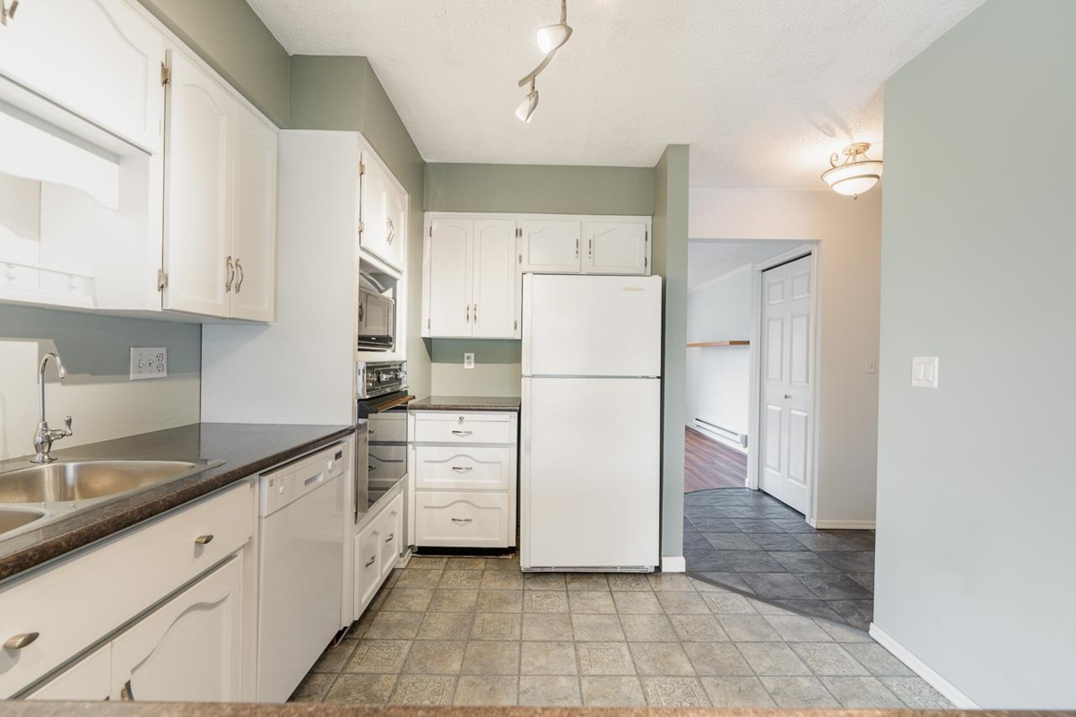 Bedroom 3 Photo of 41 32959 George Ferguson Way, Abbotsford, BC