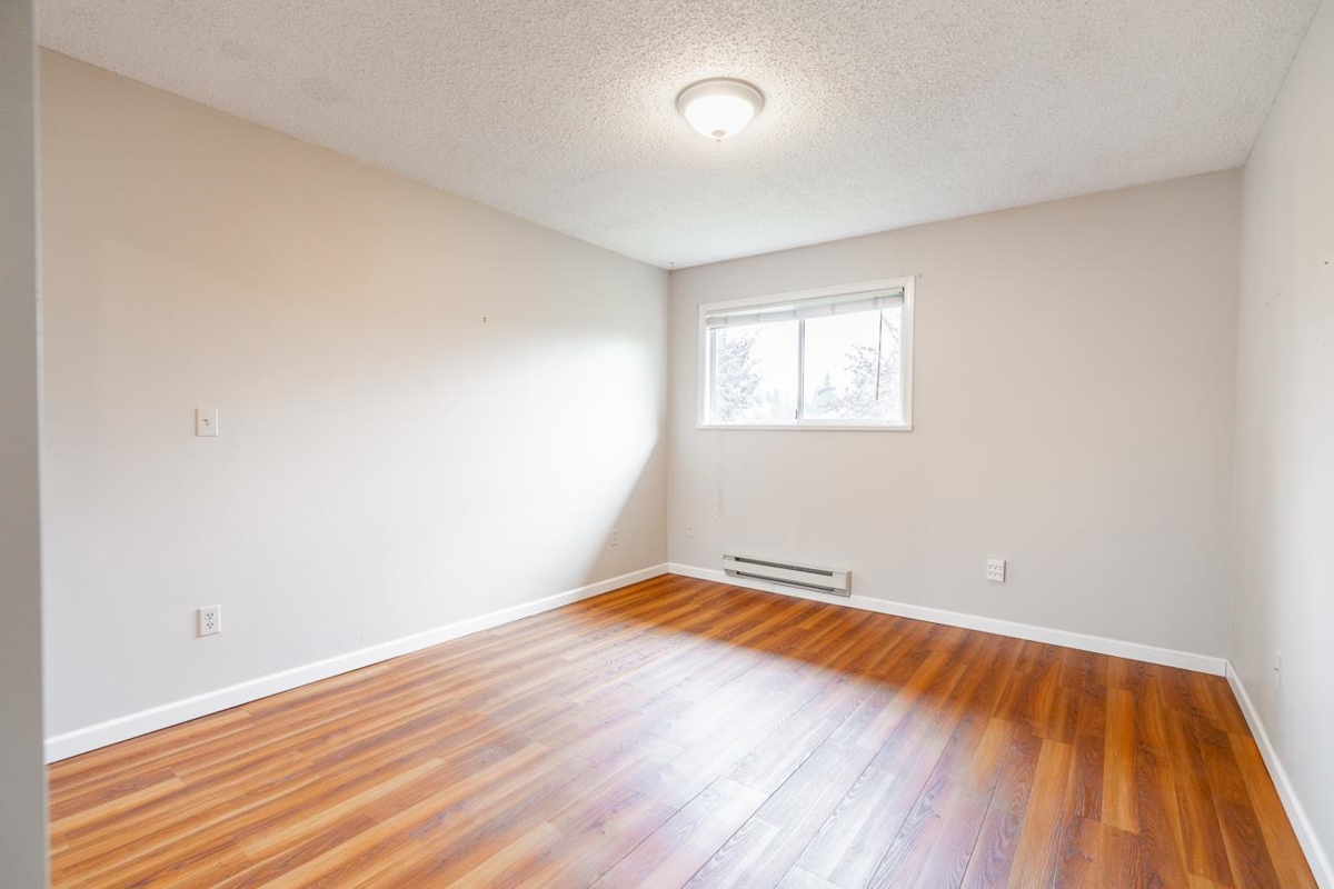 Breakfast Nook Photo of 41 32959 George Ferguson Way, Abbotsford, BC
