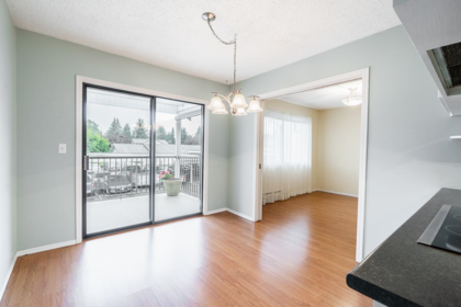 Guest Bathroom Photo of 41 32959 George Ferguson Way, Abbotsford, BC