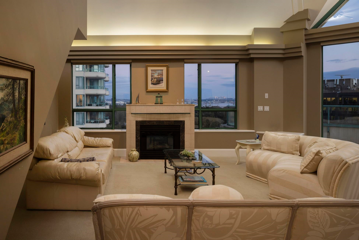 Breakfast Nook Photo of 19A 328 Taylor Way, West Vancouver, BC