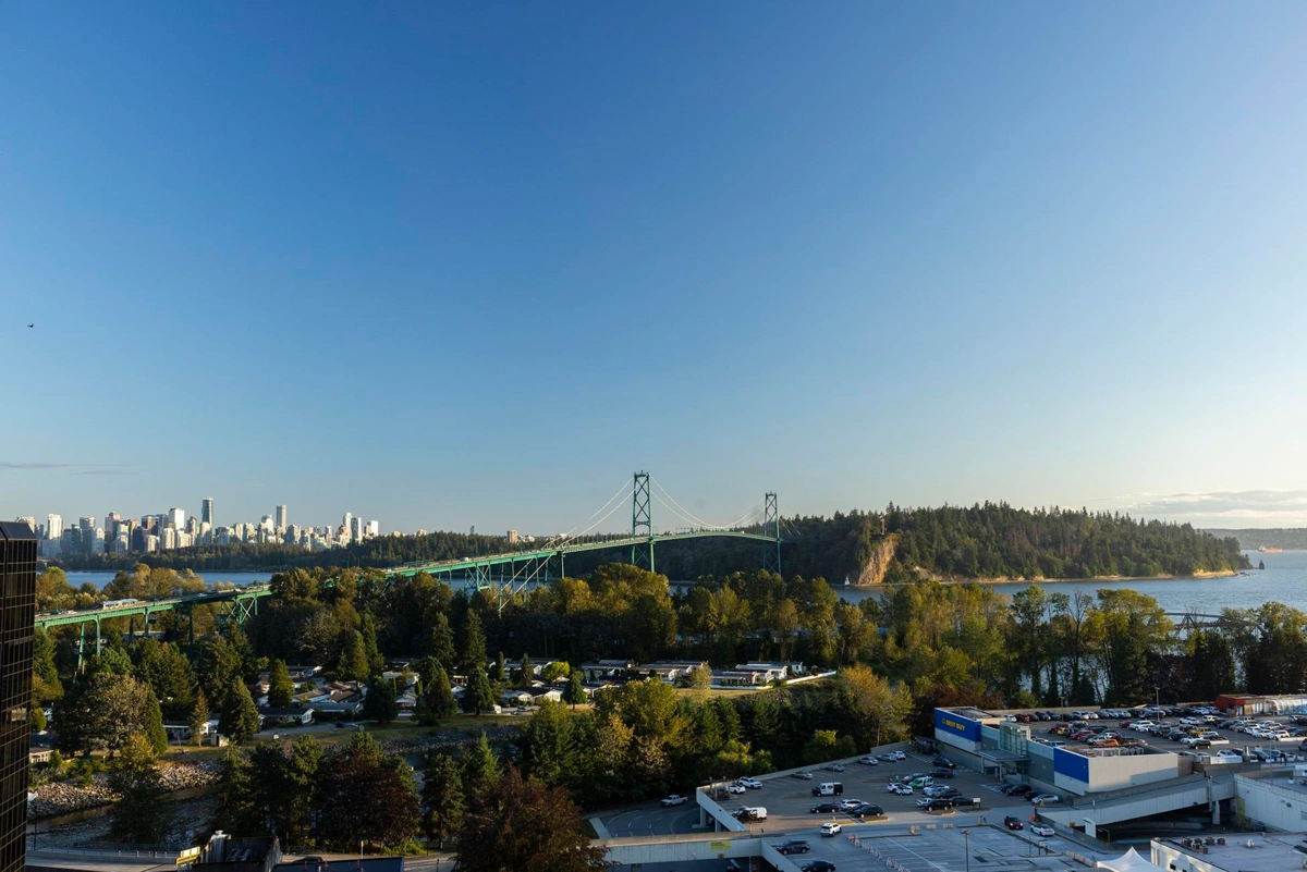 Dining Area Photo of 19A 328 Taylor Way, West Vancouver, BC