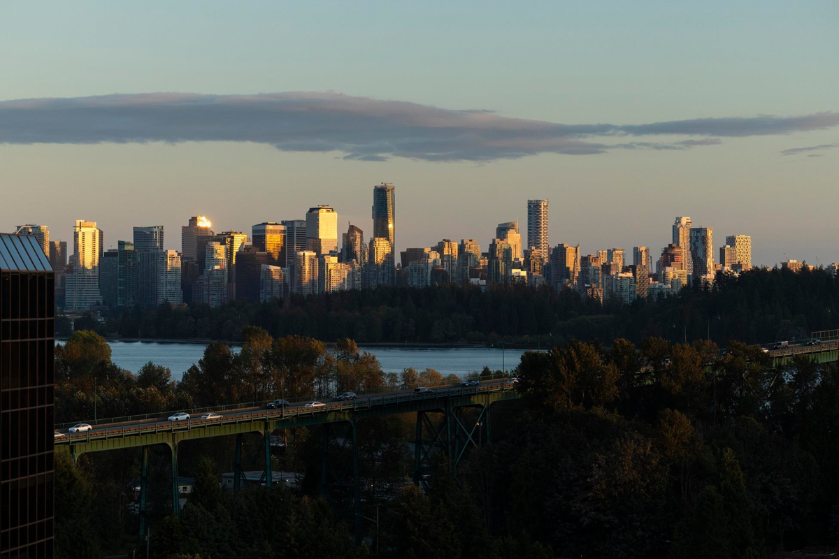 Front Yard Photo of 19A 328 Taylor Way, West Vancouver, BC