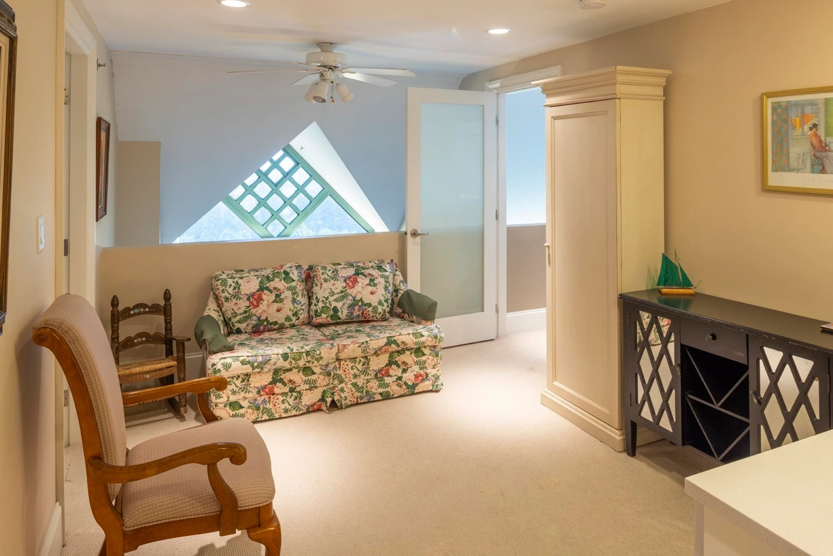 Hallway Photo of 19A 328 Taylor Way, West Vancouver, BC