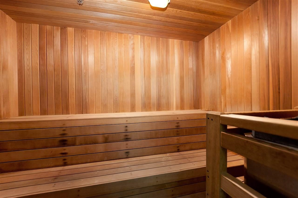 Hot Tub / Spa Photo of 19A 328 Taylor Way, West Vancouver, BC