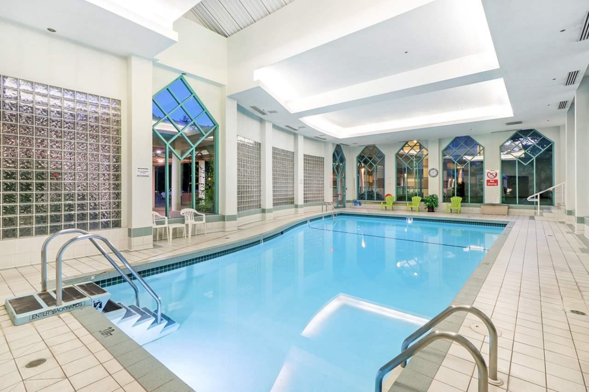 Outdoor Kitchen Photo of 19A 328 Taylor Way, West Vancouver, BC