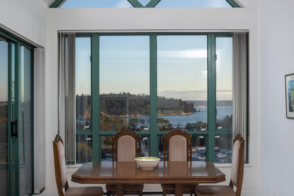 Primary Bathroom Photo of 19A 328 Taylor Way, West Vancouver, BC