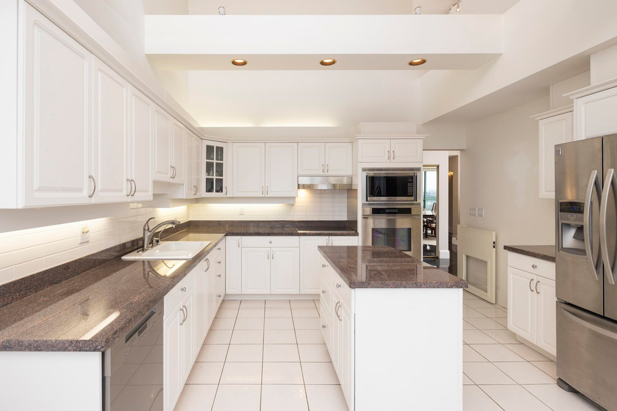 Primary Bedroom Photo of 19A 328 Taylor Way, West Vancouver, BC