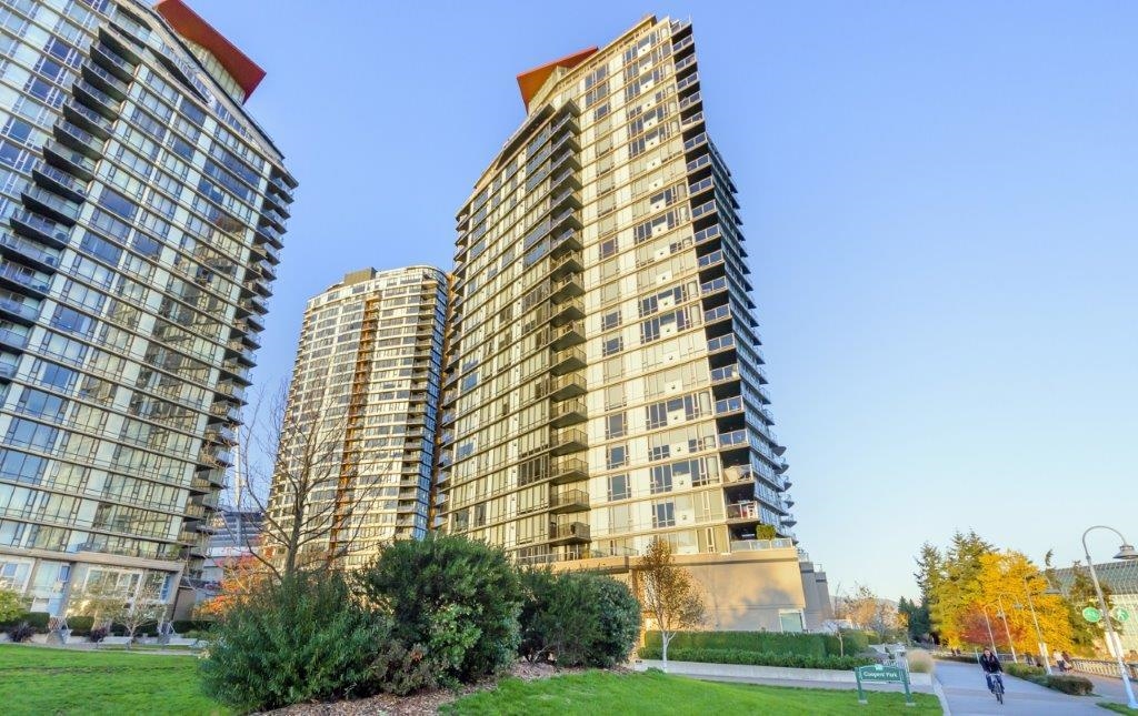 Basement Recreation Room Photo of 2005 8 Smithe Mews, Vancouver, BC