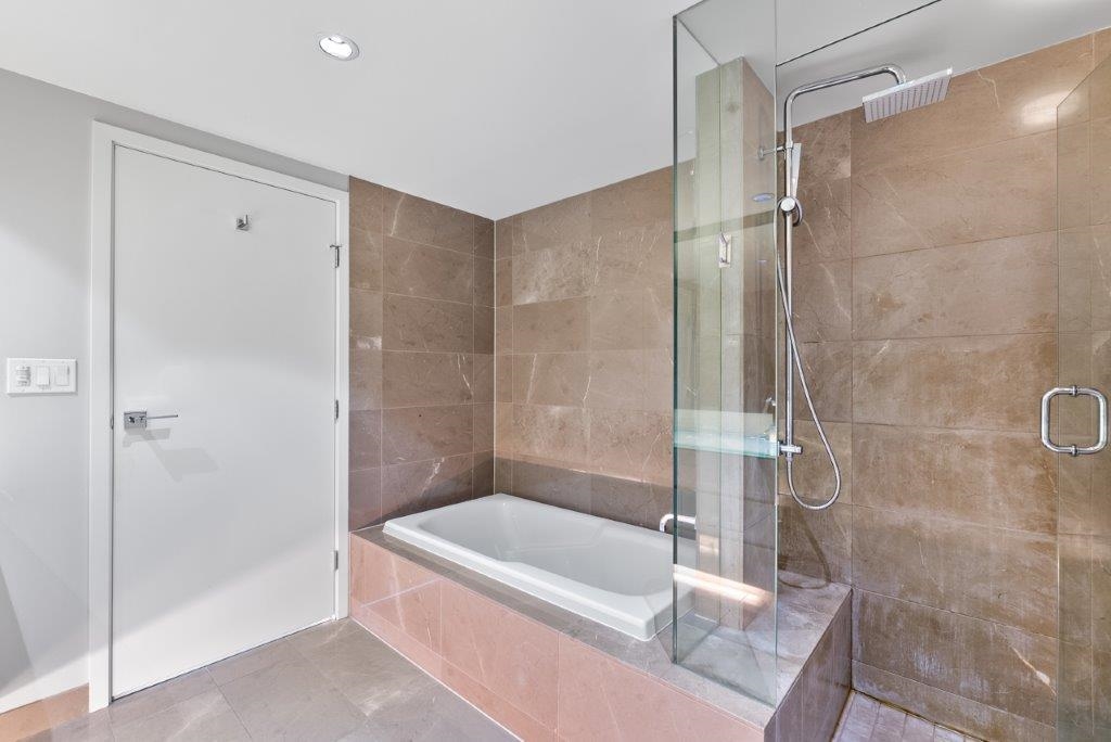 Primary Bedroom Photo of 2005 8 Smithe Mews, Vancouver, BC