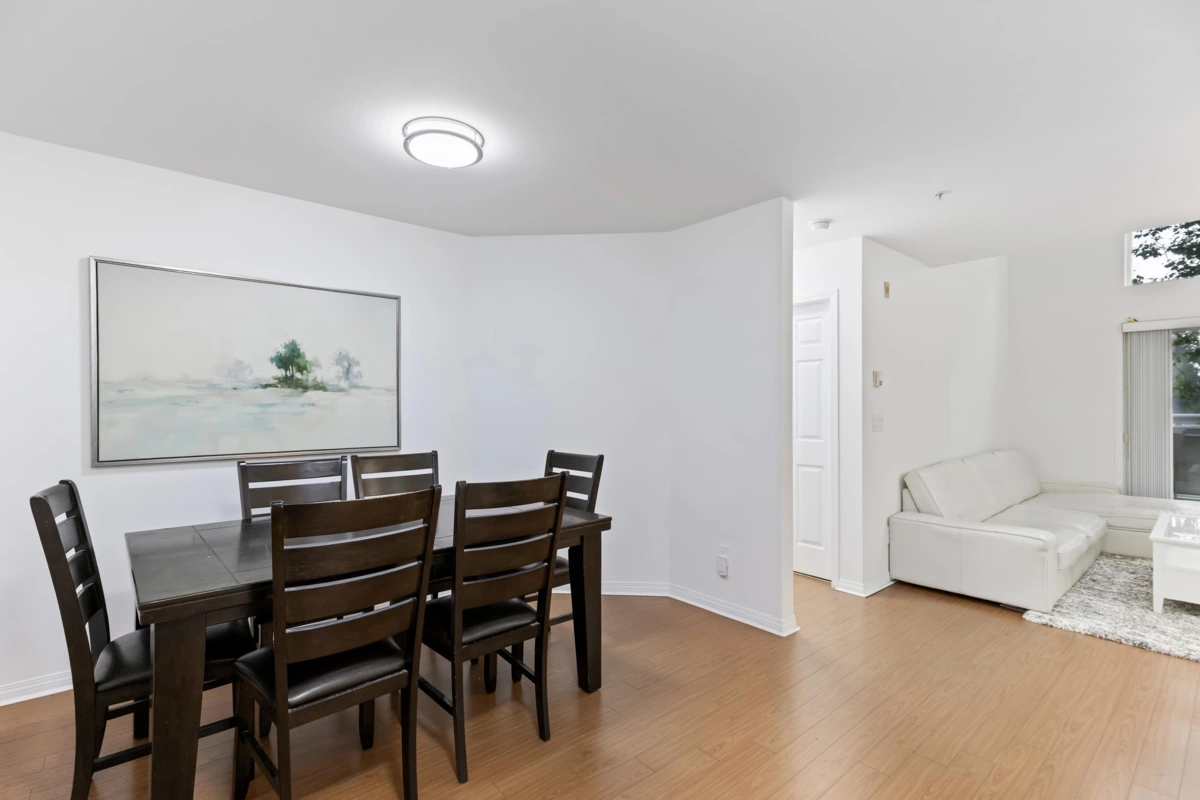 Family Room Photo of 404 12125 75a Avenue, Surrey, BC