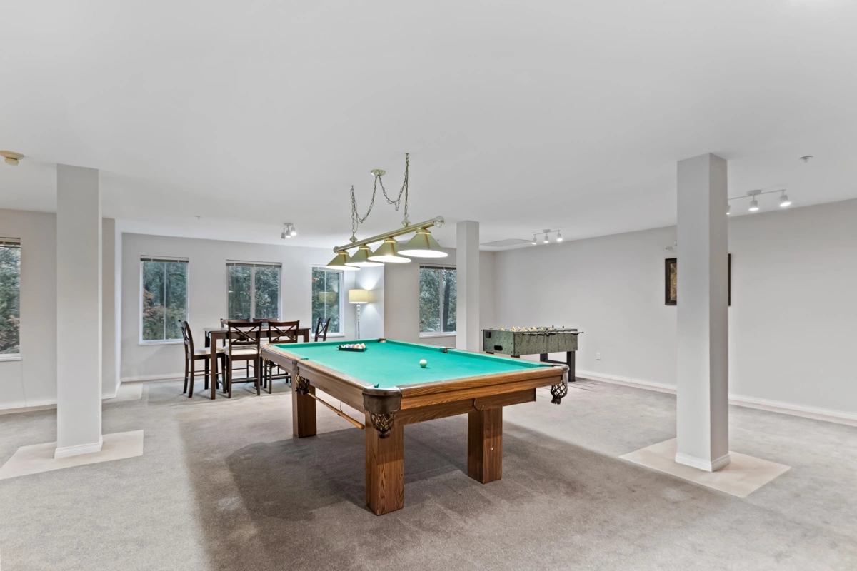 Hallway Photo of 404 12125 75a Avenue, Surrey, BC