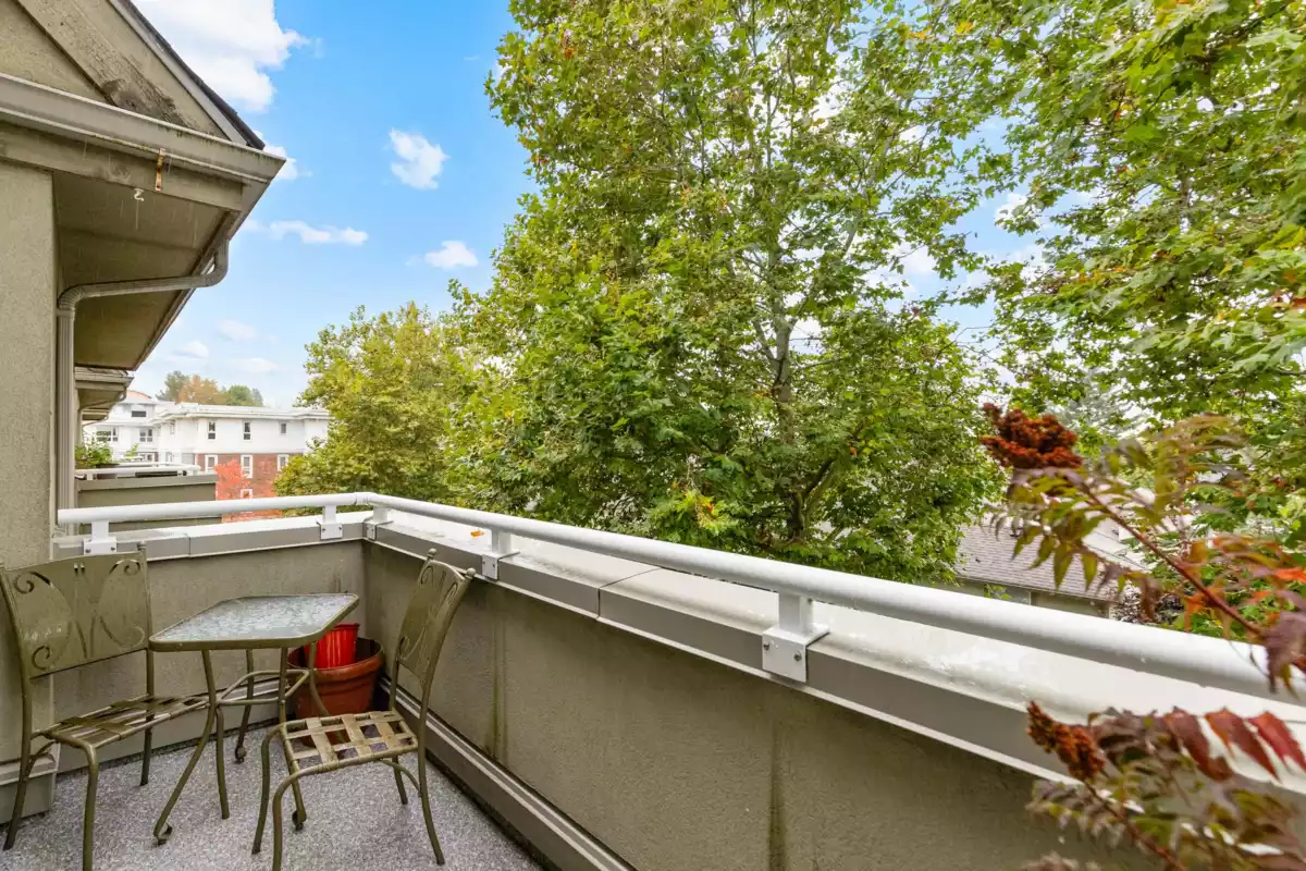 Loft / Bonus Room Photo of 404 12125 75a Avenue, Surrey, BC