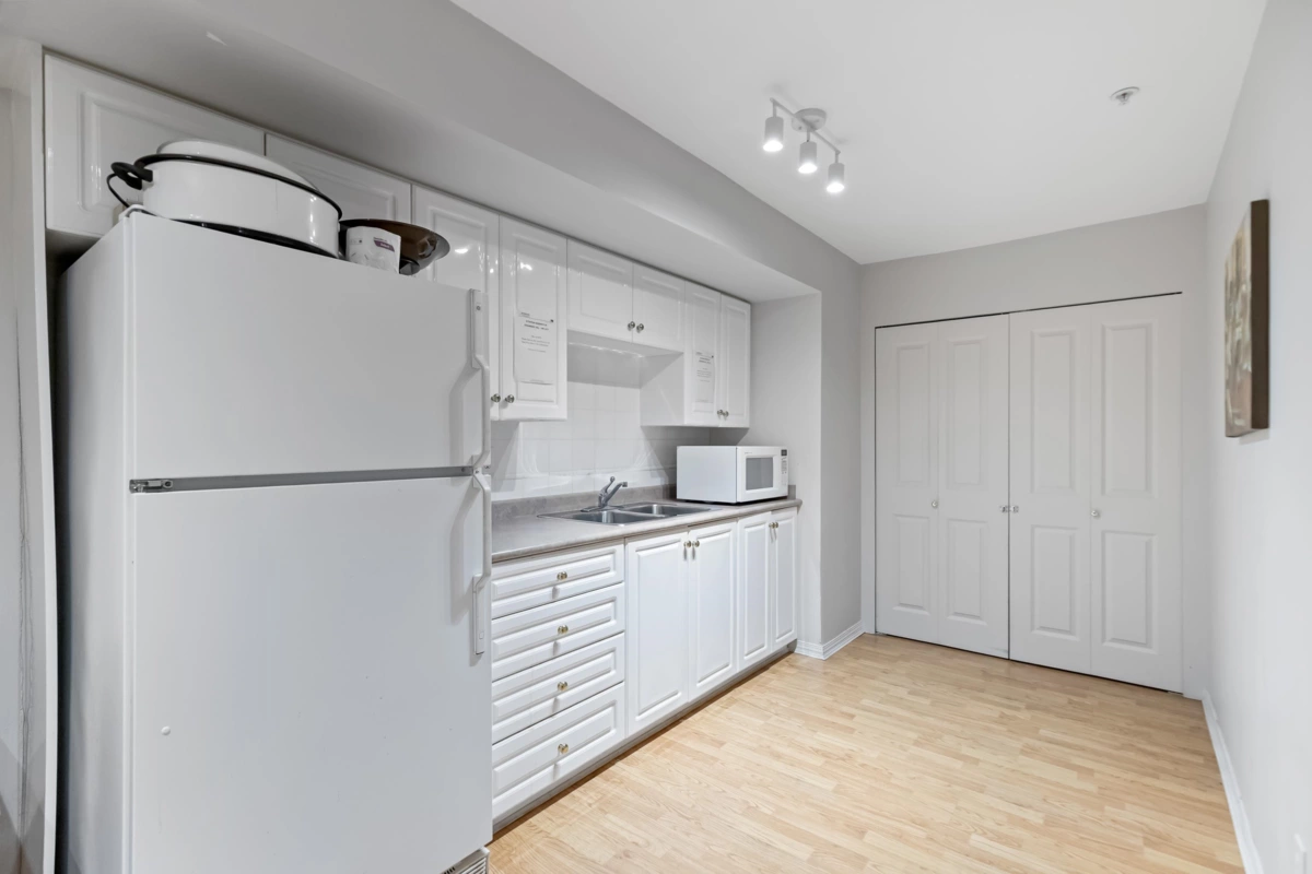 Mudroom Photo of 404 12125 75a Avenue, Surrey, BC