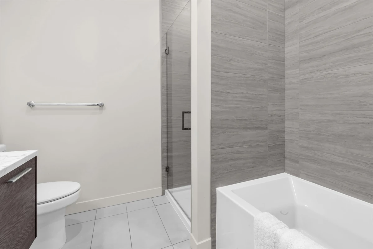 Guest Bathroom Photo of 4003 6383 Mckay Avenue, Burnaby, BC