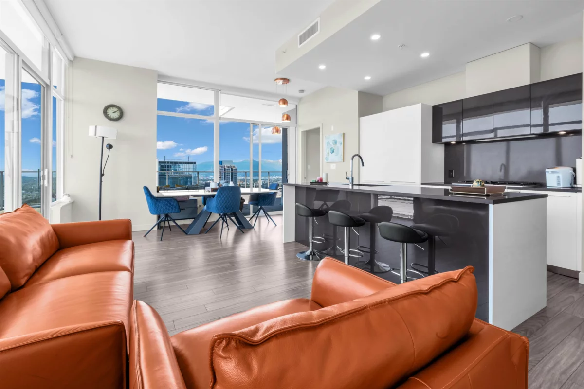 Kitchen Photo of 4003 6383 Mckay Avenue, Burnaby, BC