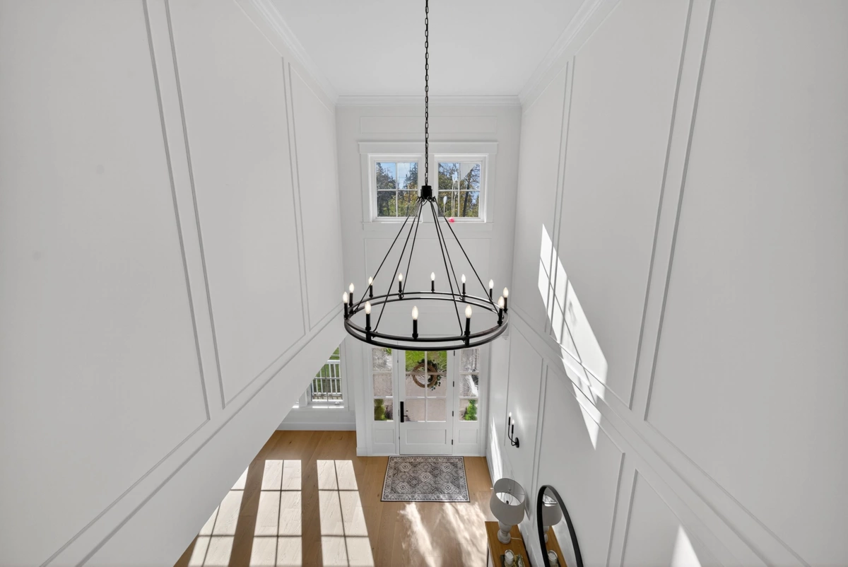 Basement Recreation Room Photo of 16111 108 Avenue, Surrey, BC