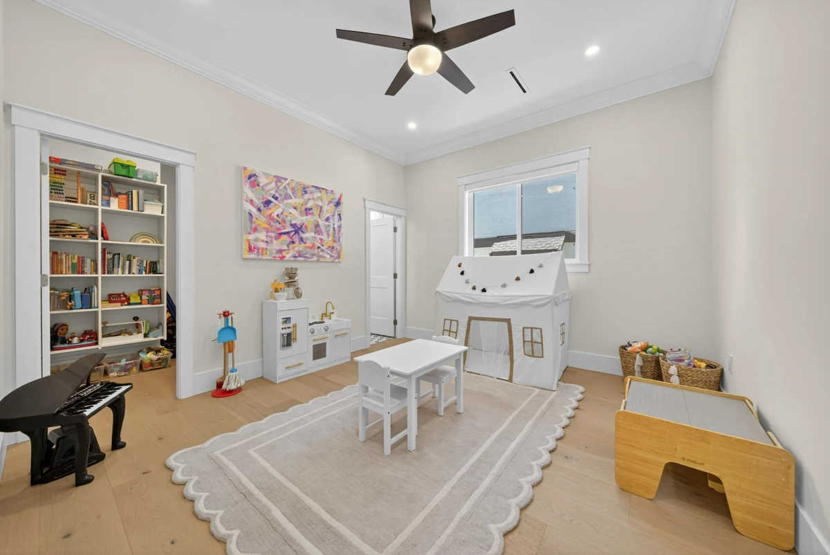 Garden / Landscaping Photo of 16111 108 Avenue, Surrey, BC