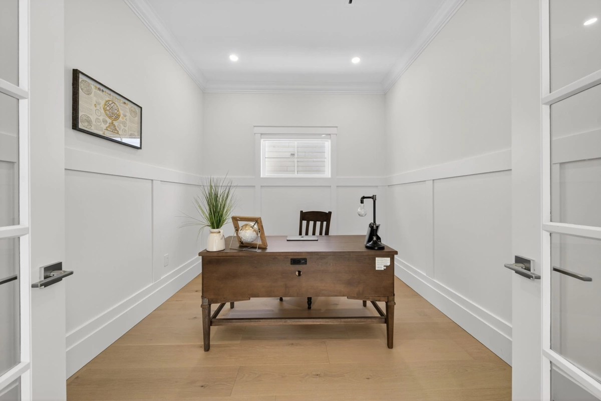 Kitchen Island Photo of 16111 108 Avenue, Surrey, BC