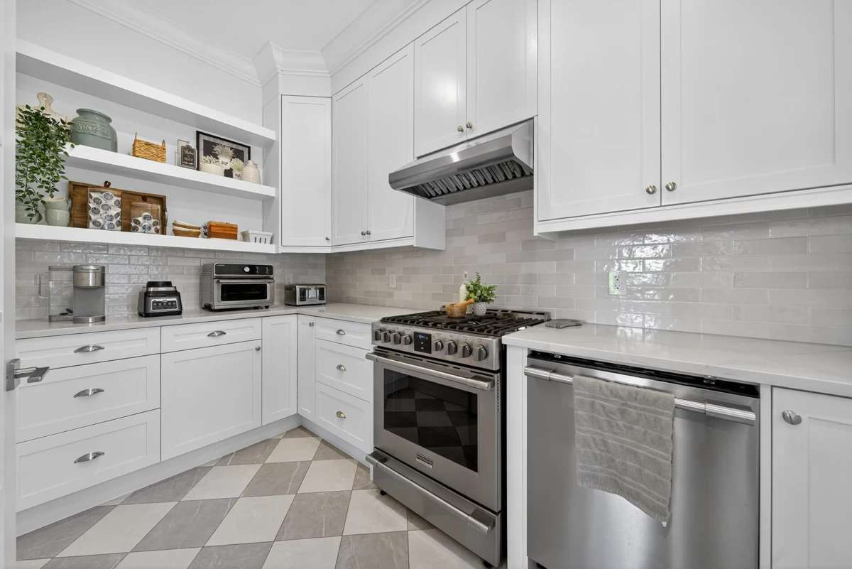 Powder Room Photo of 16111 108 Avenue, Surrey, BC