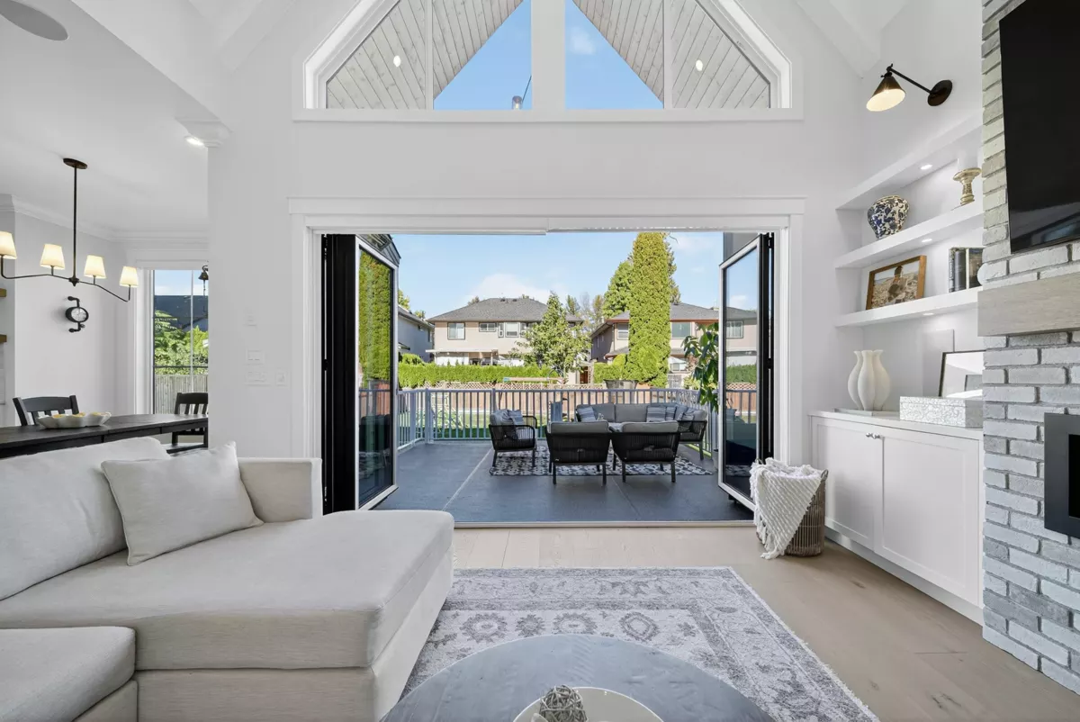 Primary Bathroom Photo of 16111 108 Avenue, Surrey, BC