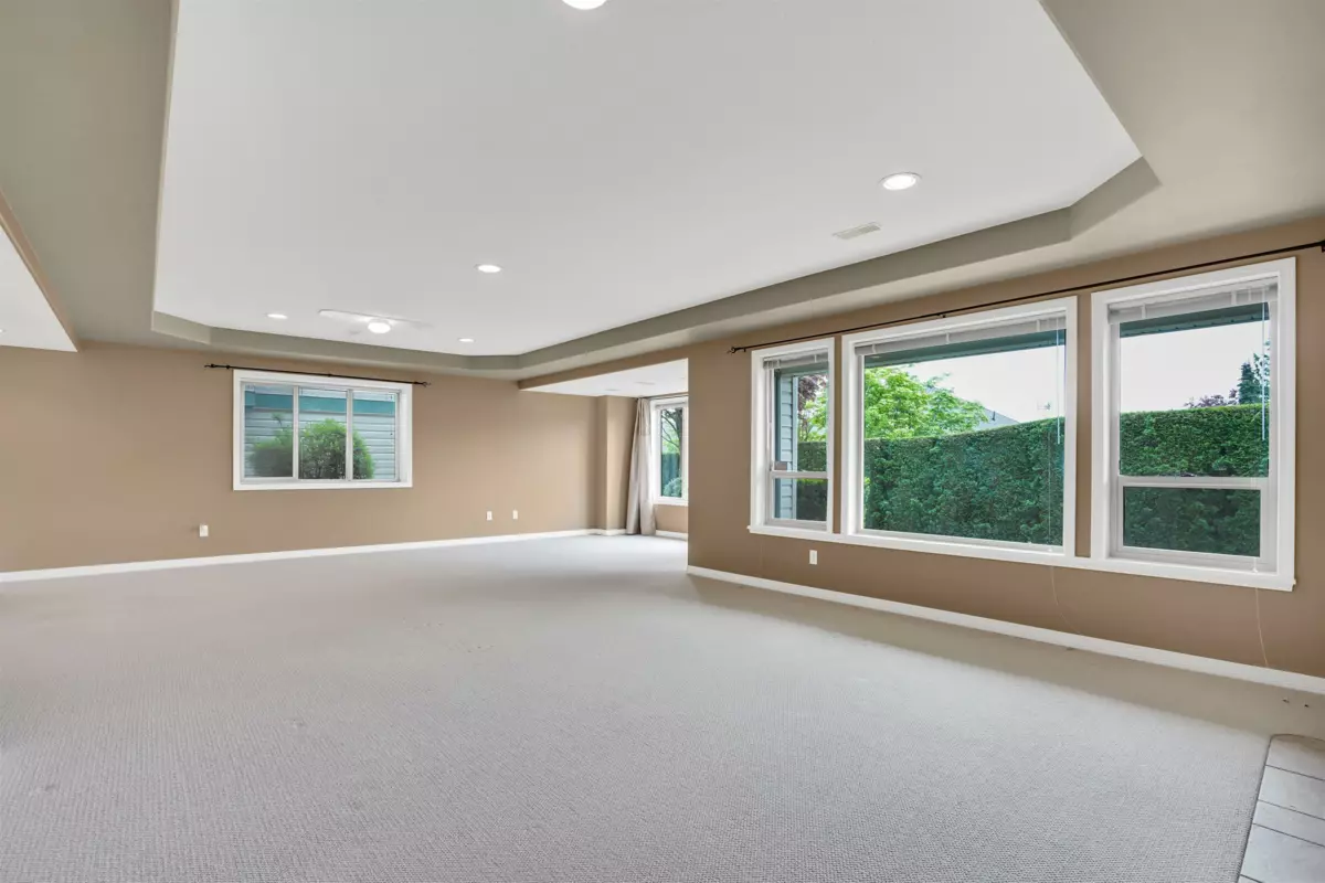 Entry Foyer Photo of 37 31517 Spur Avenue, Abbotsford, BC