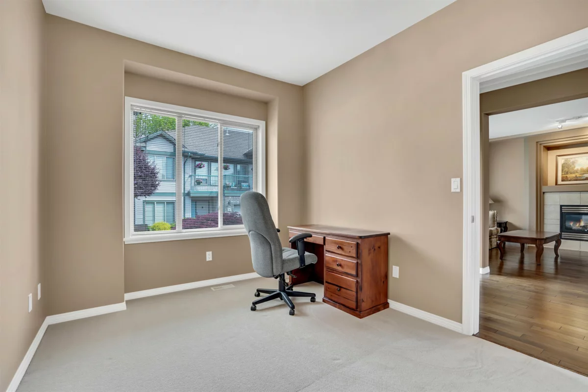 Kitchen Island Photo of 37 31517 Spur Avenue, Abbotsford, BC
