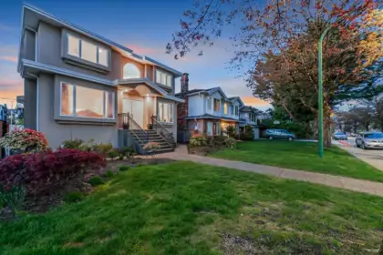 3919 Pine Street, Burnaby, BC, Burnaby — Single Family Residence for sale