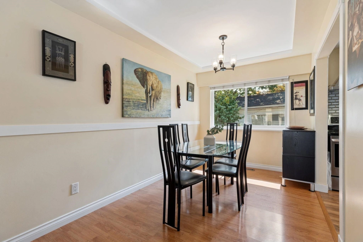 Breakfast Nook Photo of 1068 Spruce Street, Port Coquitlam, BC
