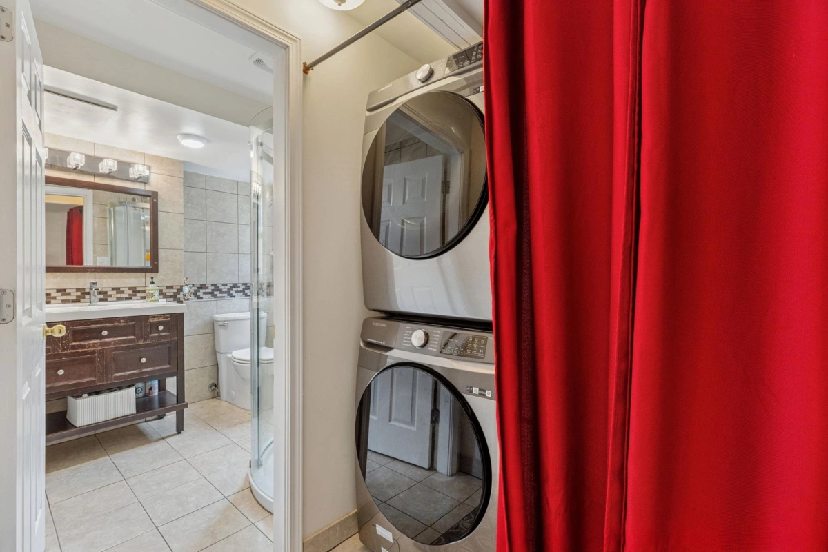 Hallway Photo of 1068 Spruce Street, Port Coquitlam, BC