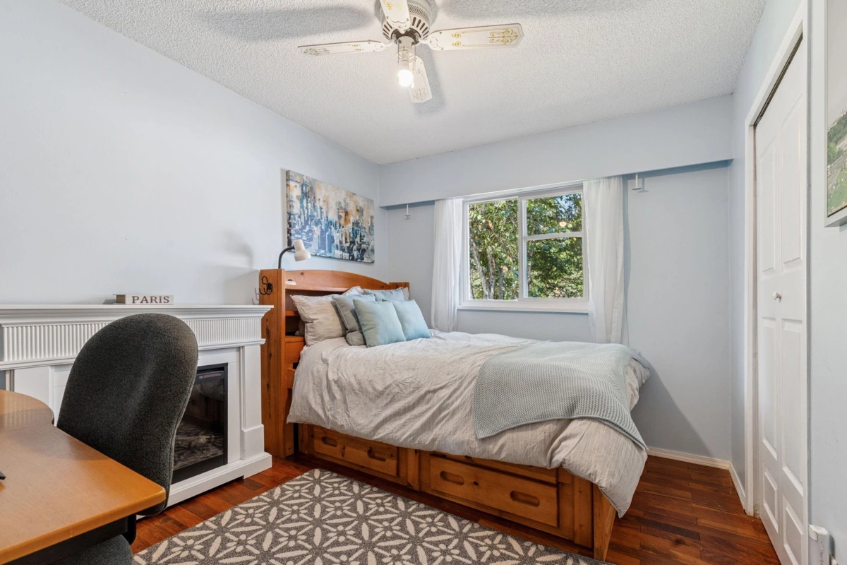 Powder Room Photo of 1068 Spruce Street, Port Coquitlam, BC