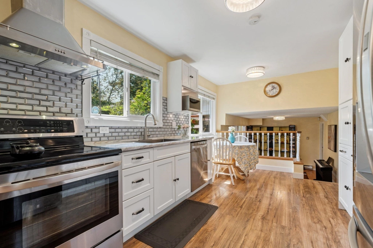 Primary Bathroom Photo of 1068 Spruce Street, Port Coquitlam, BC