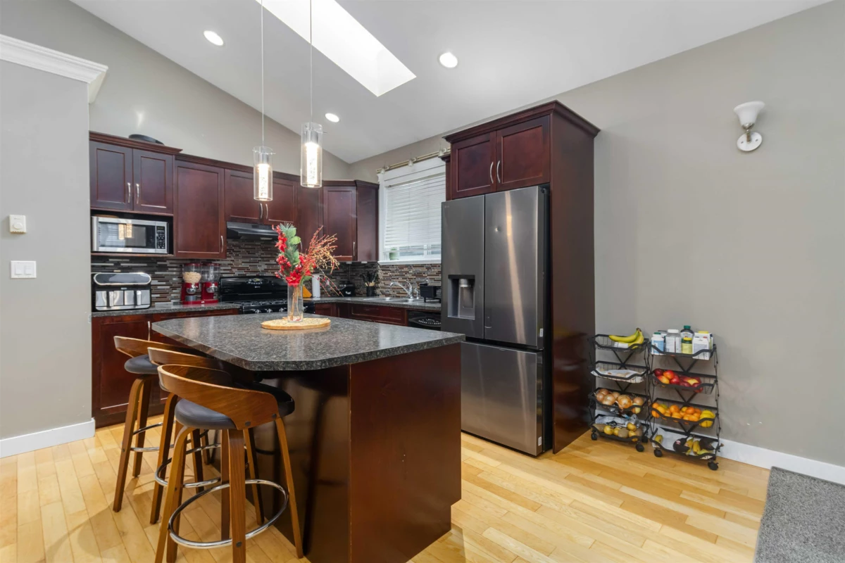 Bedroom 2 Photo of 909 Cavalcade Terrace, No City Value, BC
