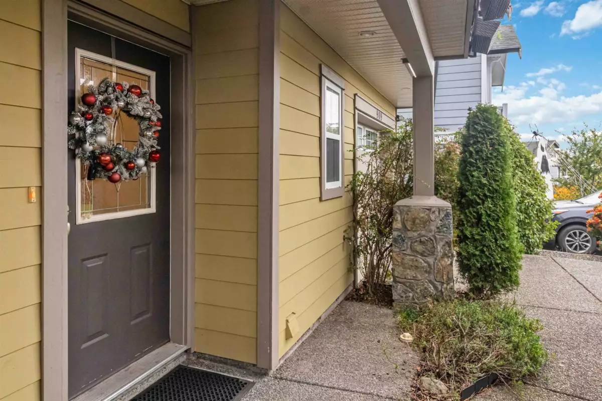 Dining Area Photo of 909 Cavalcade Terrace, No City Value, BC