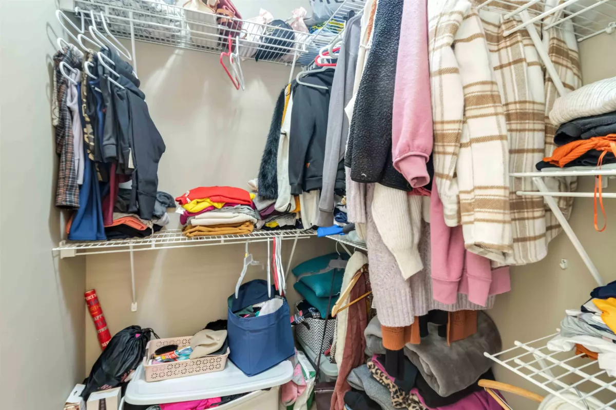 Front Yard Photo of 909 Cavalcade Terrace, No City Value, BC