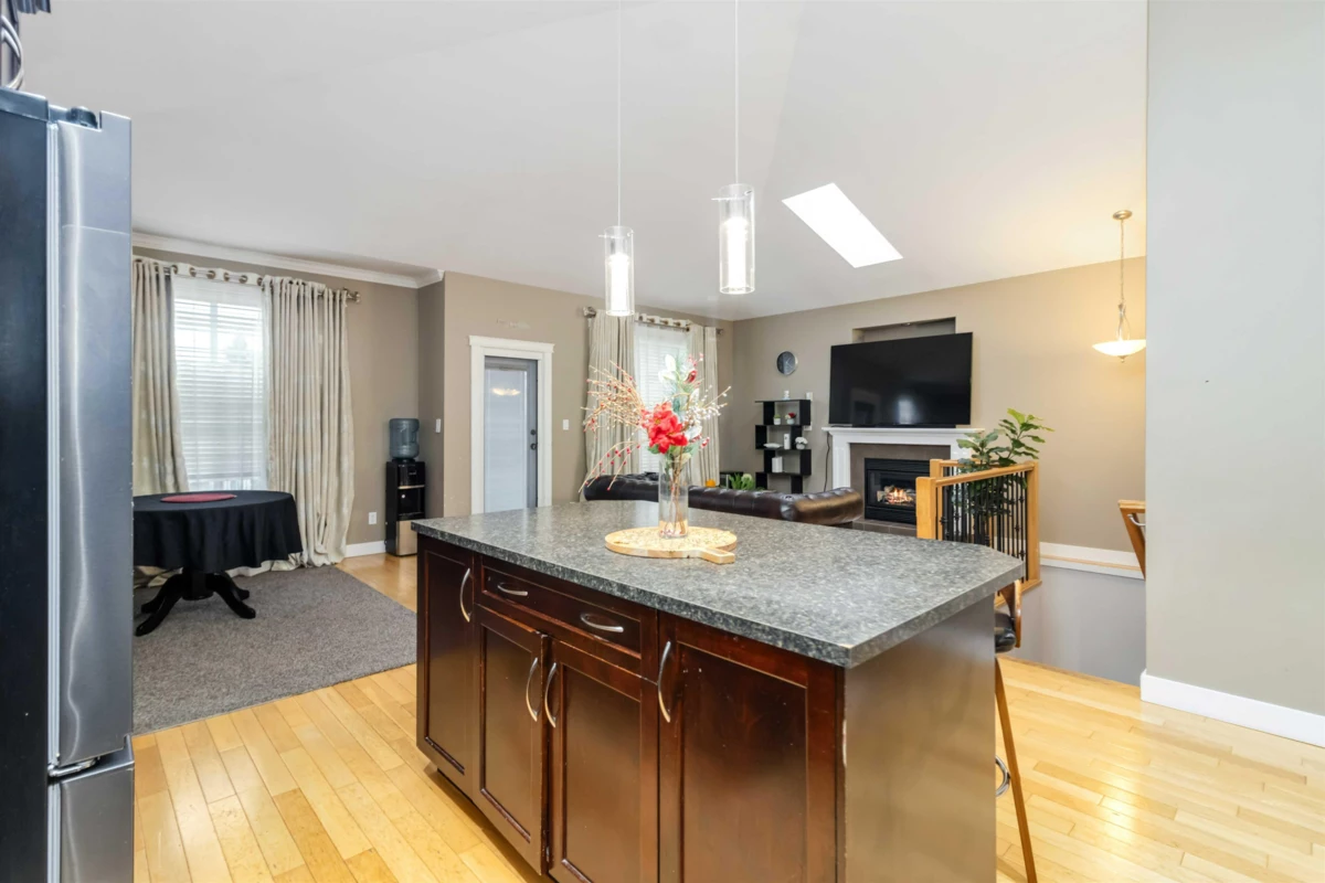 Guest Bathroom Photo of 909 Cavalcade Terrace, No City Value, BC