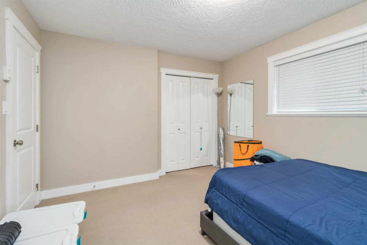 Hallway Photo of 909 Cavalcade Terrace, No City Value, BC