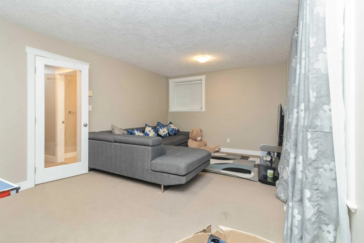 Laundry Room Photo of 909 Cavalcade Terrace, No City Value, BC