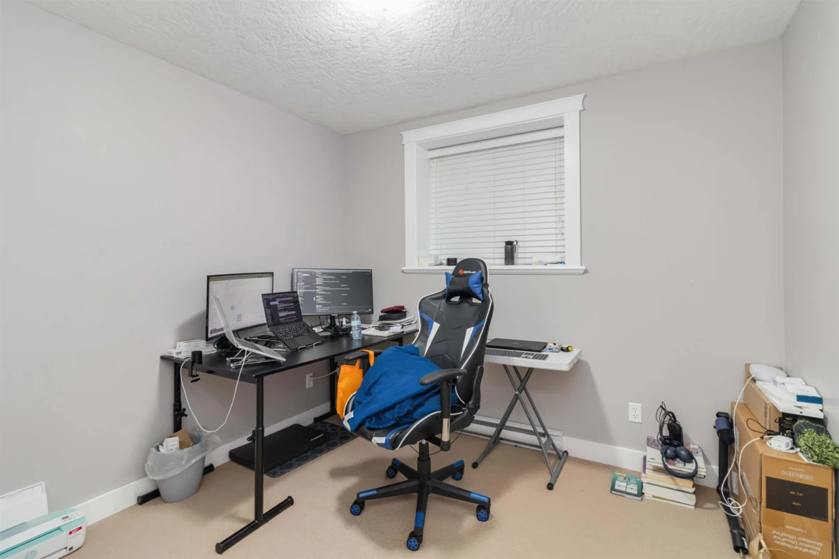 Office / Den Photo of 909 Cavalcade Terrace, No City Value, BC