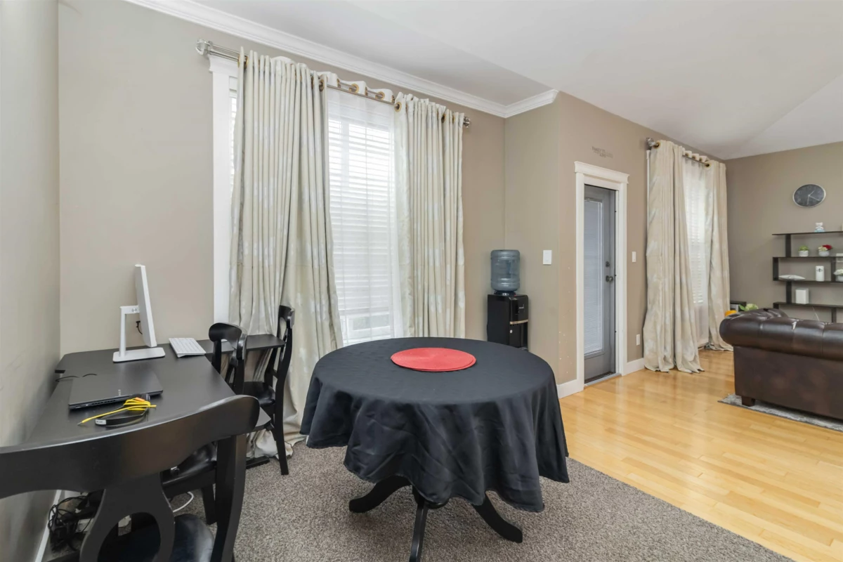 Walk-In Closet Photo of 909 Cavalcade Terrace, No City Value, BC