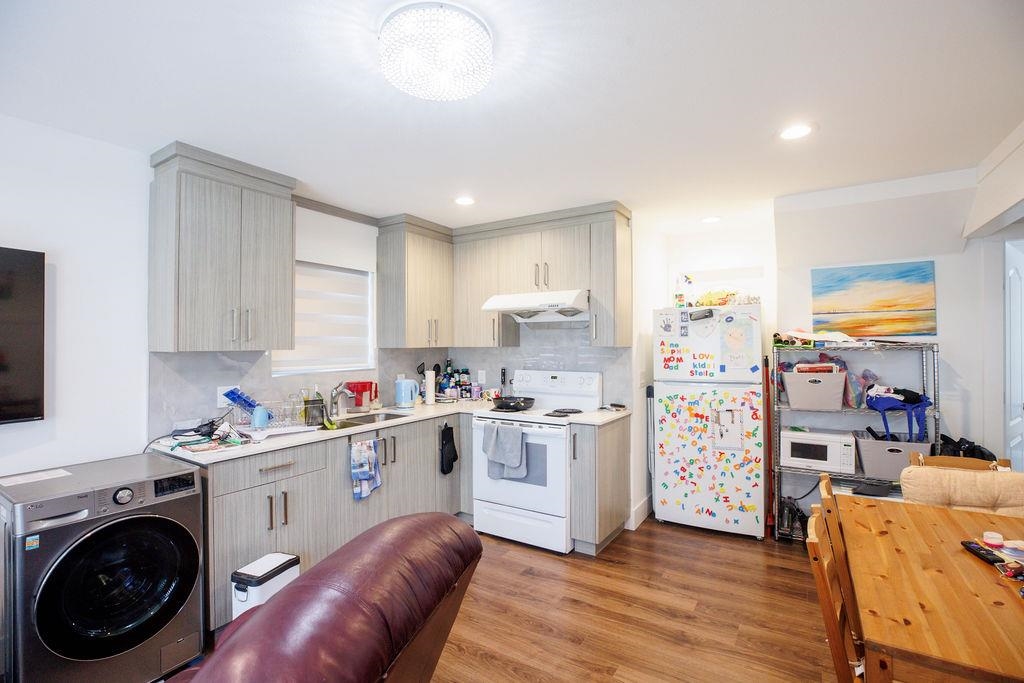 Kitchen Photo of 6033 Woodsworth Street, Burnaby, BC