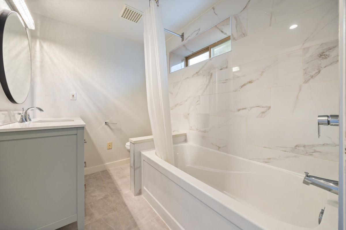 Hallway Photo of 6732 Imperial Street, Burnaby, BC